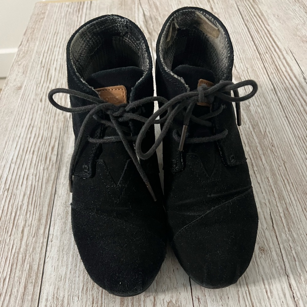 TOMS Suede Lace Up Bootie, Black Sz 7